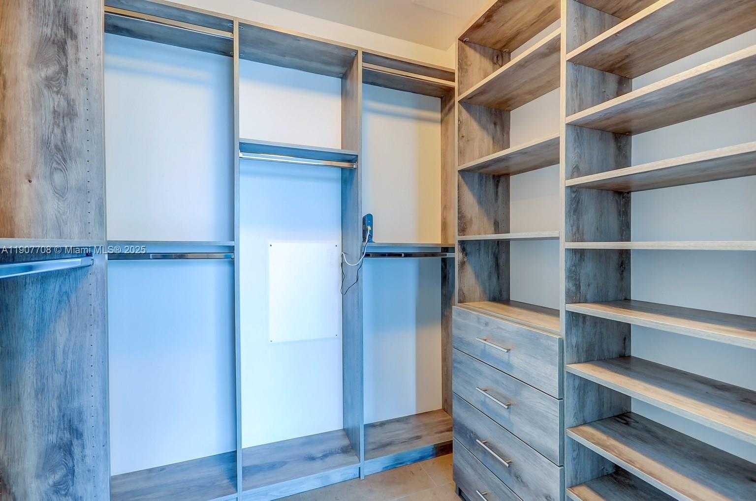 Small Image of 88 SOUTH WEST 7TH ST #2503, Miami Number 33