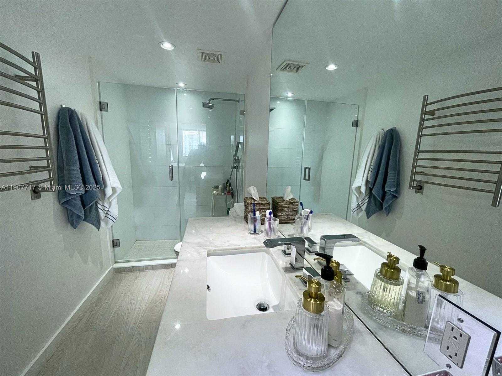 Small Image of 500 BAYVIEW DR #1123, Sunny Isles Beach Number 11