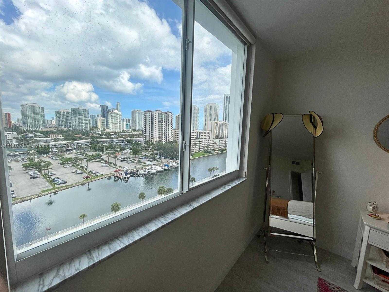 Small Image of 500 BAYVIEW DR #1123, Sunny Isles Beach Number 16