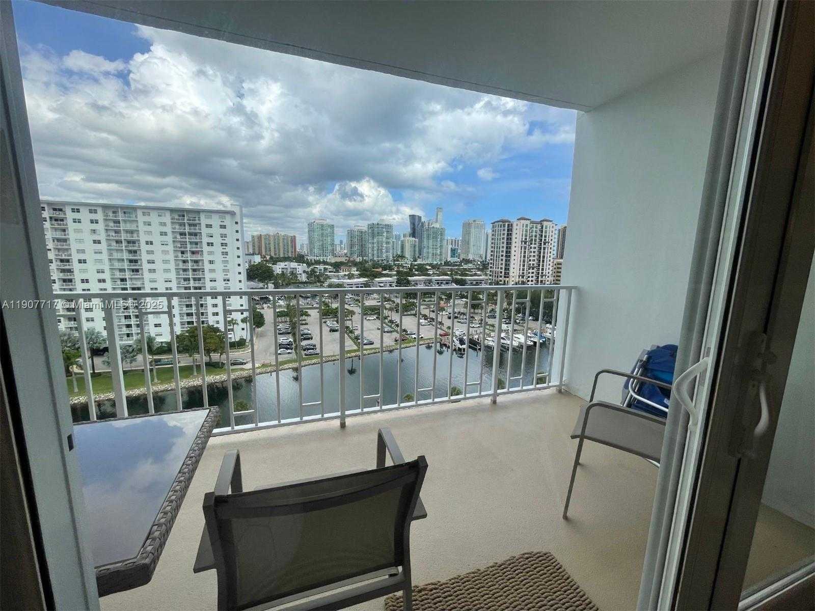 Small Image of 500 BAYVIEW DR #1123, Sunny Isles Beach Number 7