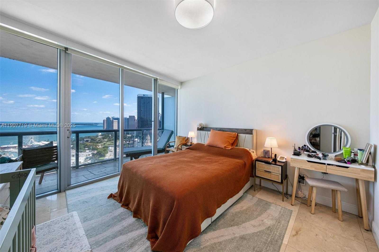 Small Image of 888 BISCAYNE BLVD #3207, Miami Number 17