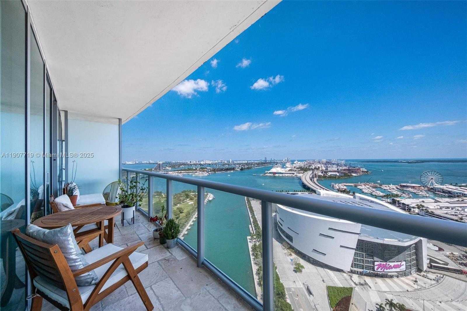 Small Image of 888 BISCAYNE BLVD #3207, Miami Number 2