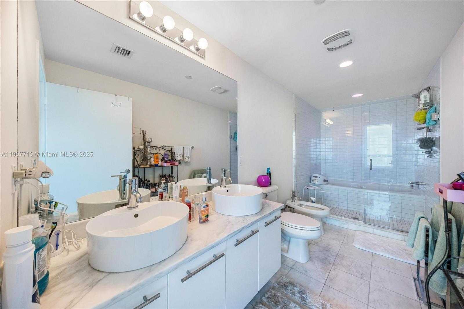 Small Image of 888 BISCAYNE BLVD #3207, Miami Number 21