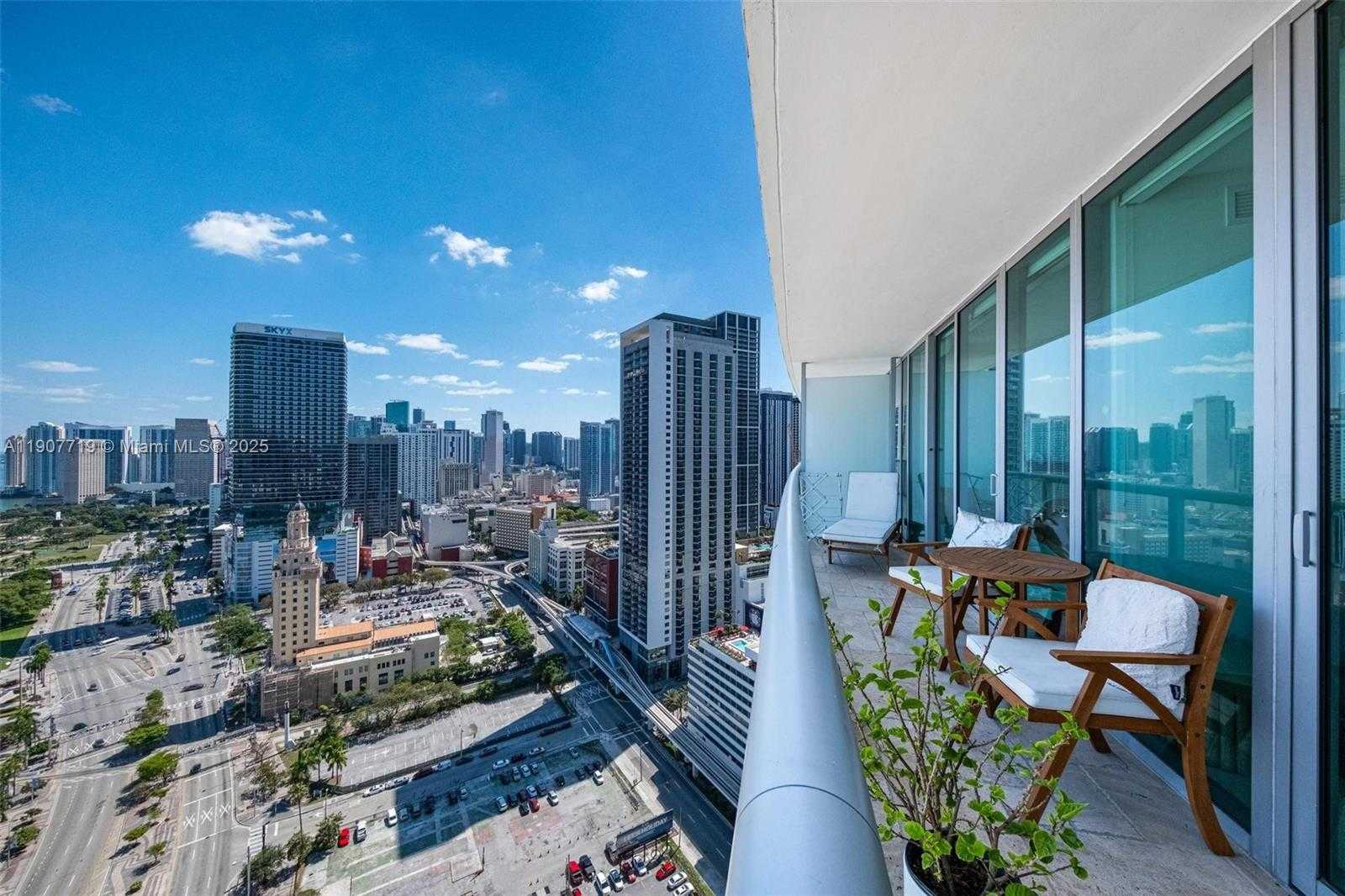 Small Image of 888 BISCAYNE BLVD #3207, Miami Number 3