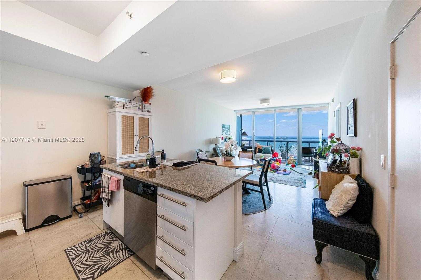 Small Image of 888 BISCAYNE BLVD #3207, Miami Number 7