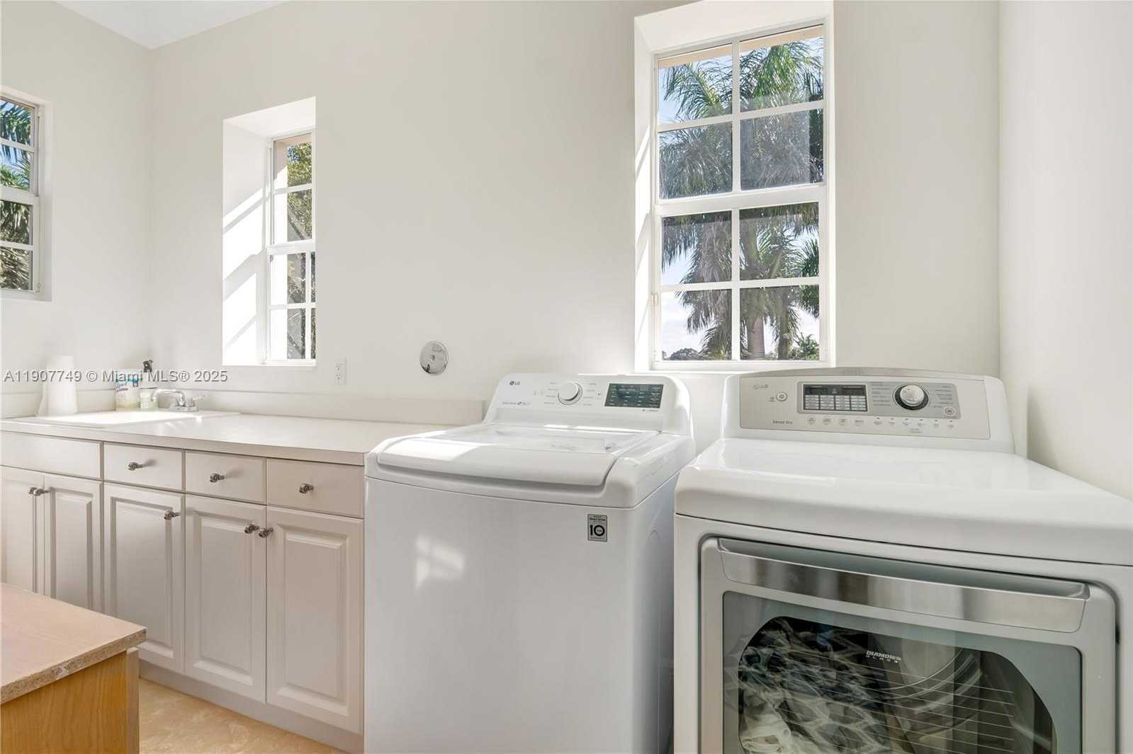 Small Image of 12008 NORTH WEST 69TH CT #12008, Parkland Number 32