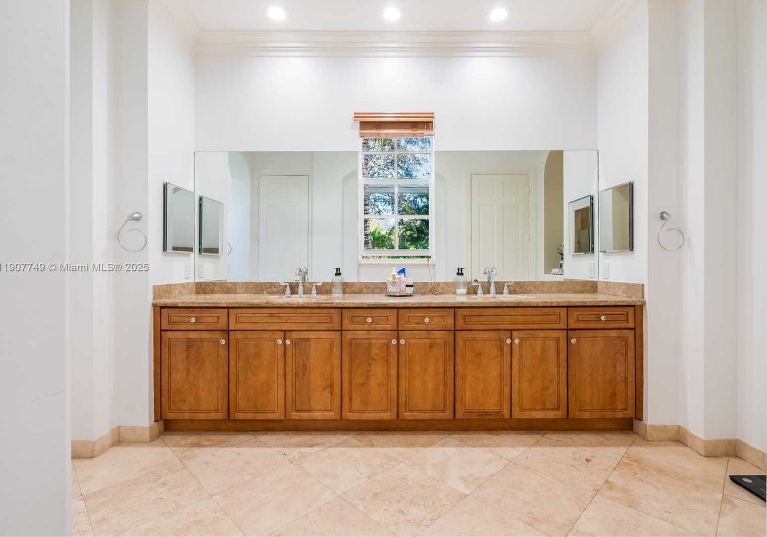 Small Image of 12008 NORTH WEST 69TH CT #12008, Parkland Number 64