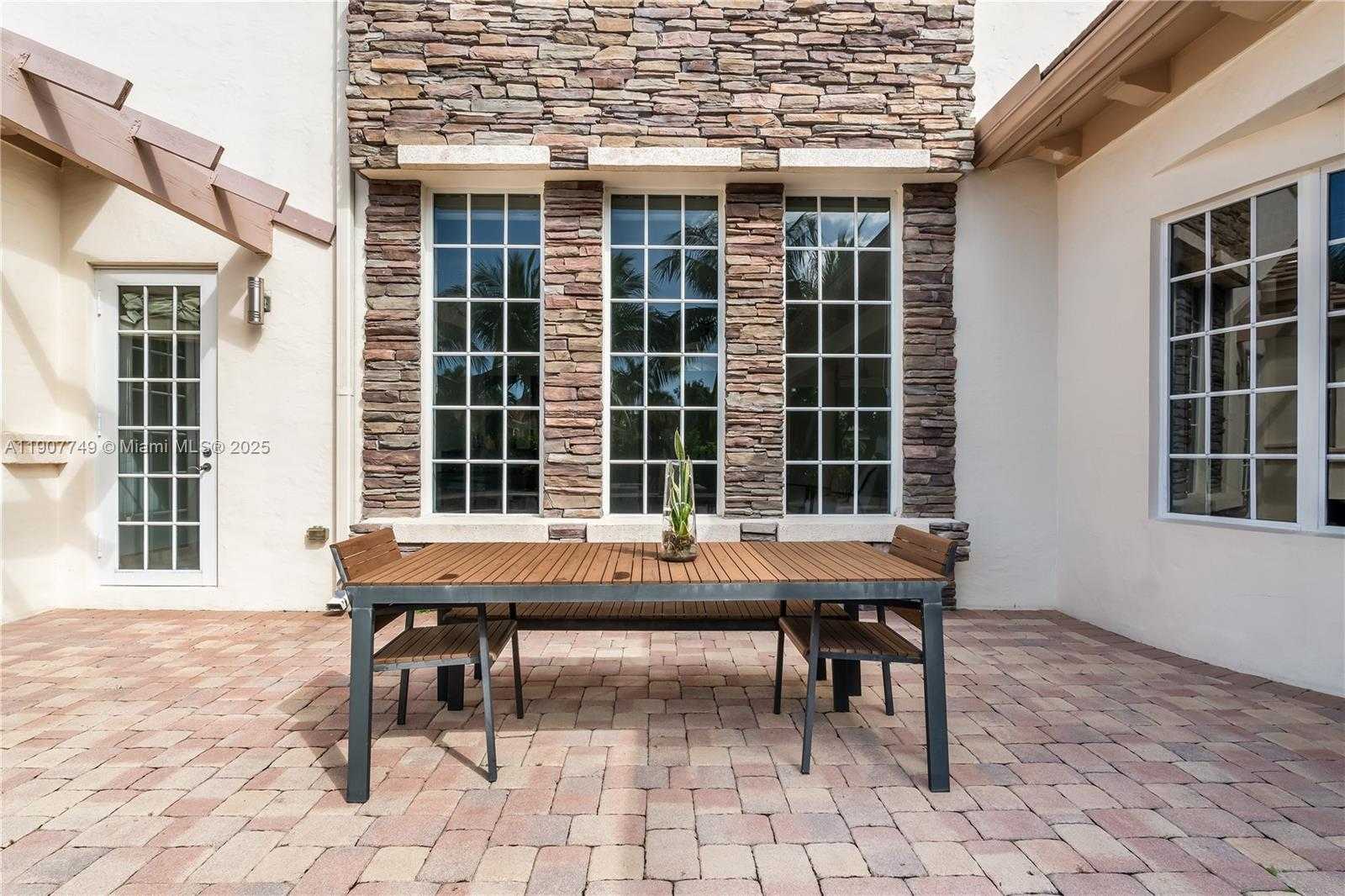 Small Image of 12008 NORTH WEST 69TH CT #12008, Parkland Number 86