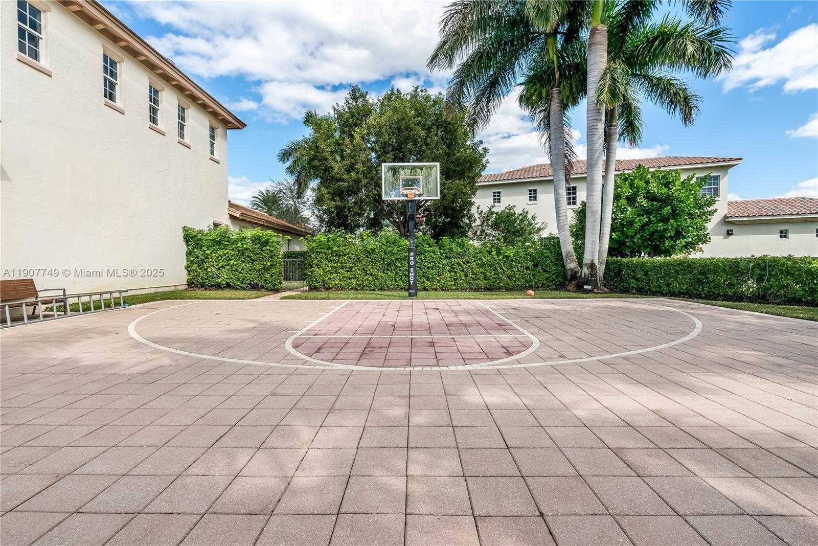 Small Image of 12008 NORTH WEST 69TH CT #12008, Parkland Number 95