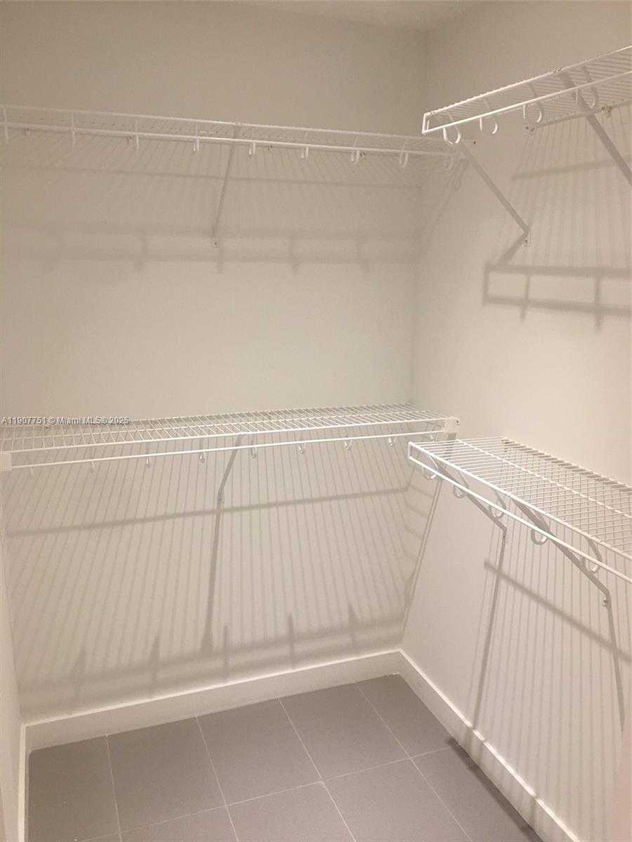 Small Image of 1600 NORTH EAST 1 #1005, Miami Number 14