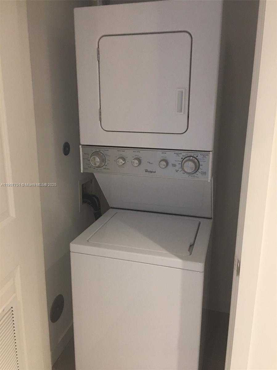 Small Image of 1600 NORTH EAST 1 #1005, Miami Number 16