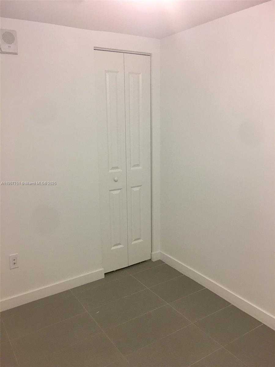 Small Image of 1600 NORTH EAST 1 #1005, Miami Number 18