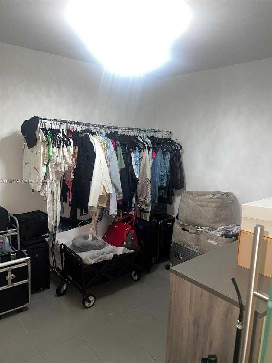 Small Image of 1600 NORTH EAST 1ST AVE #3012, Miami Number 13