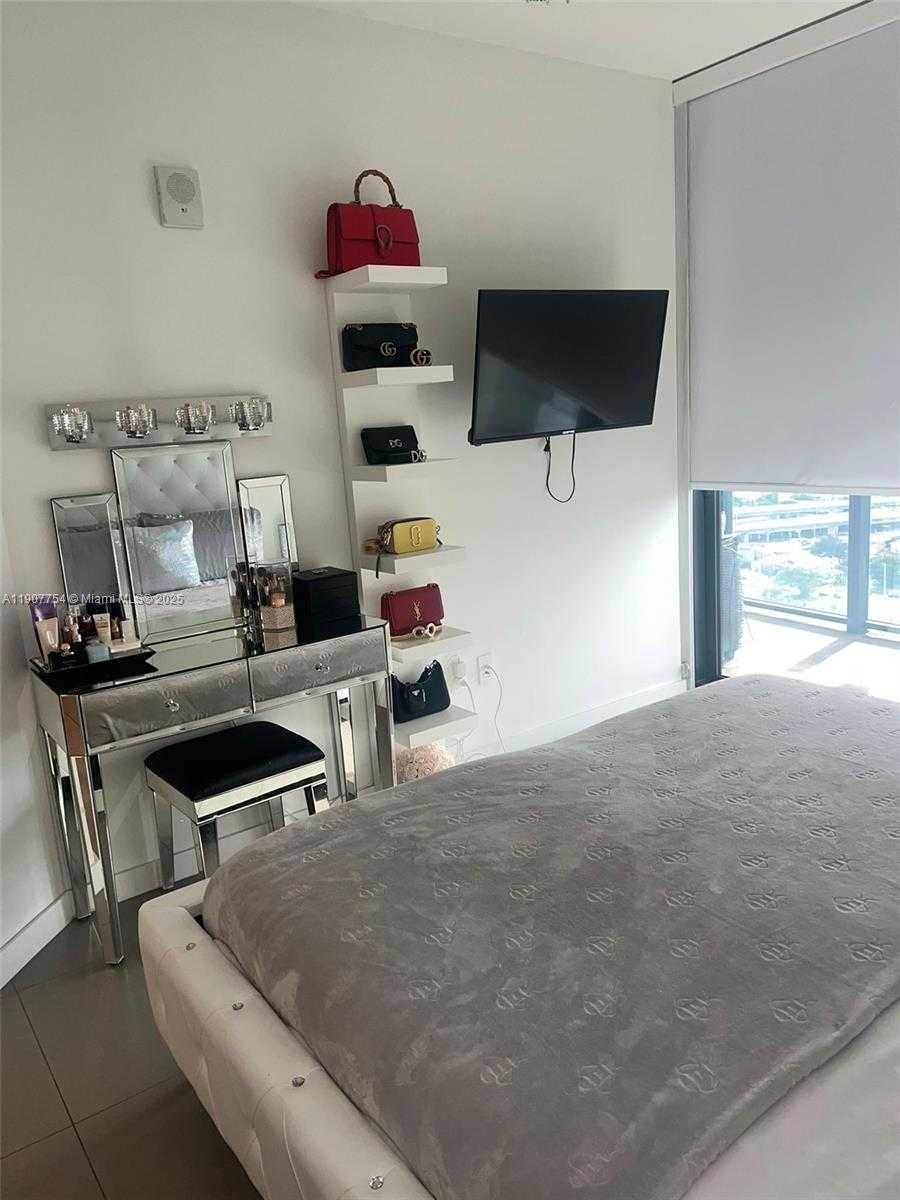 Small Image of 1600 NORTH EAST 1ST AVE #3012, Miami Number 23