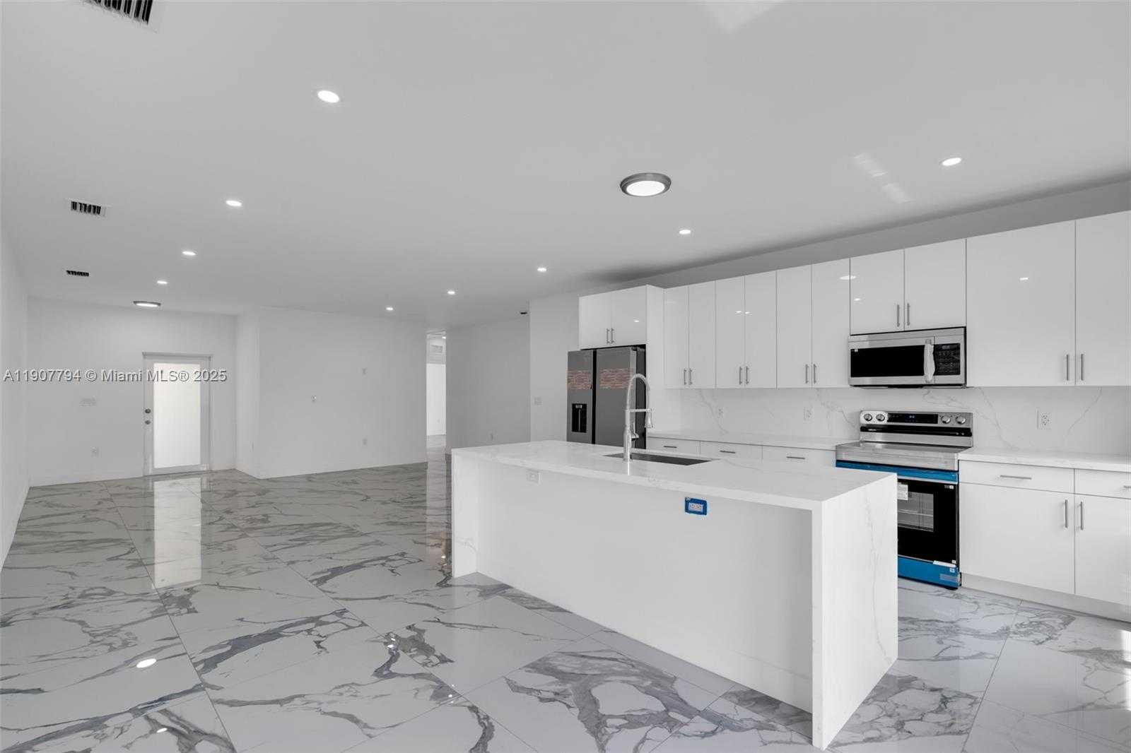 Small Image of 11870 SOUTH WEST 220TH ST #A, Miami Number 15