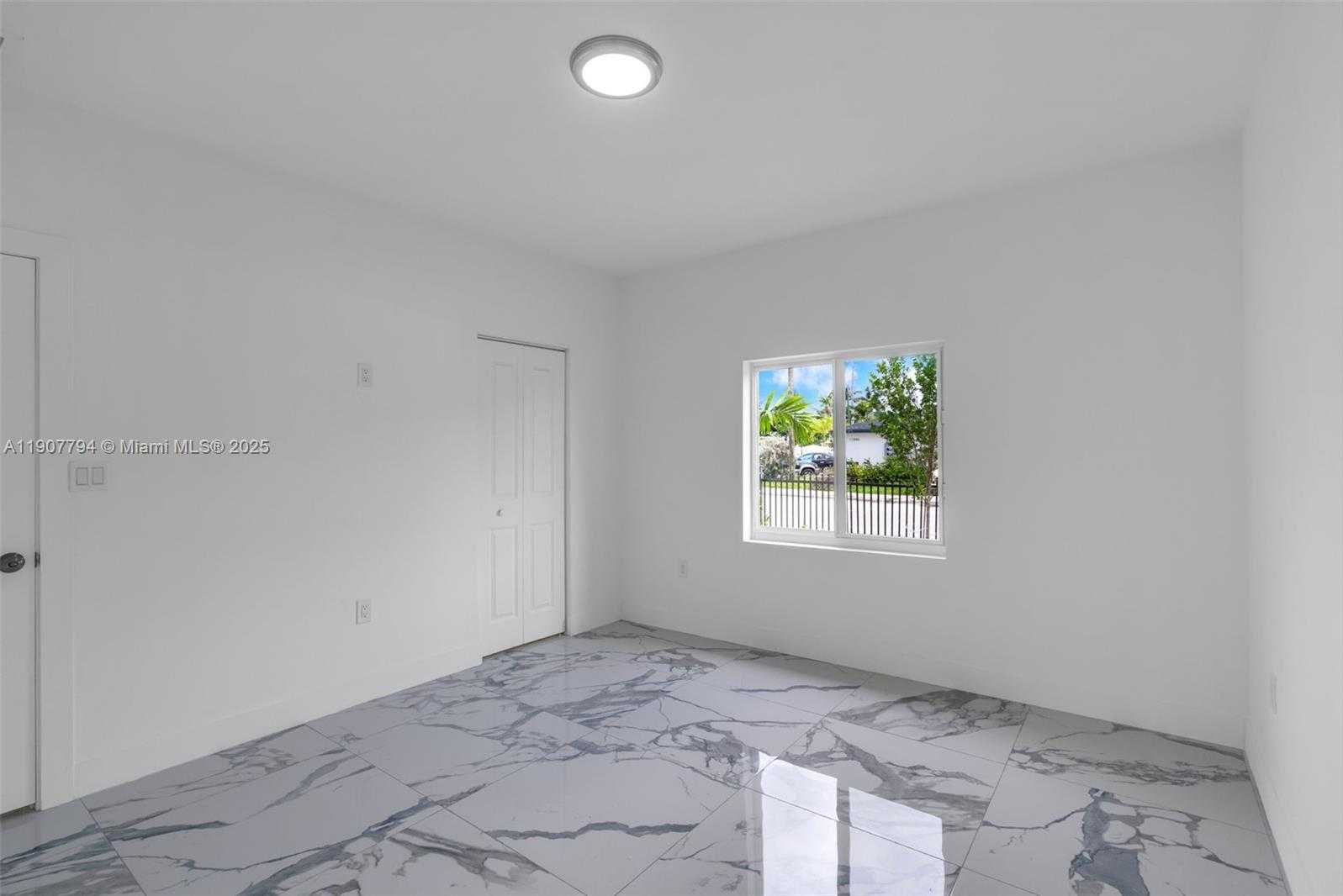 Small Image of 11870 SOUTH WEST 220TH ST #A, Miami Number 19