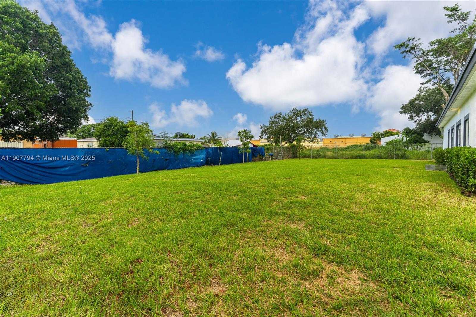 Small Image of 11870 SOUTH WEST 220TH ST #A, Miami Number 29