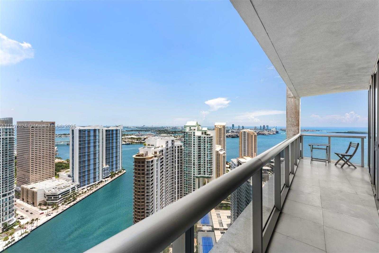 Small Image of 495 BRICKELL AVE #4502, Miami Number 10