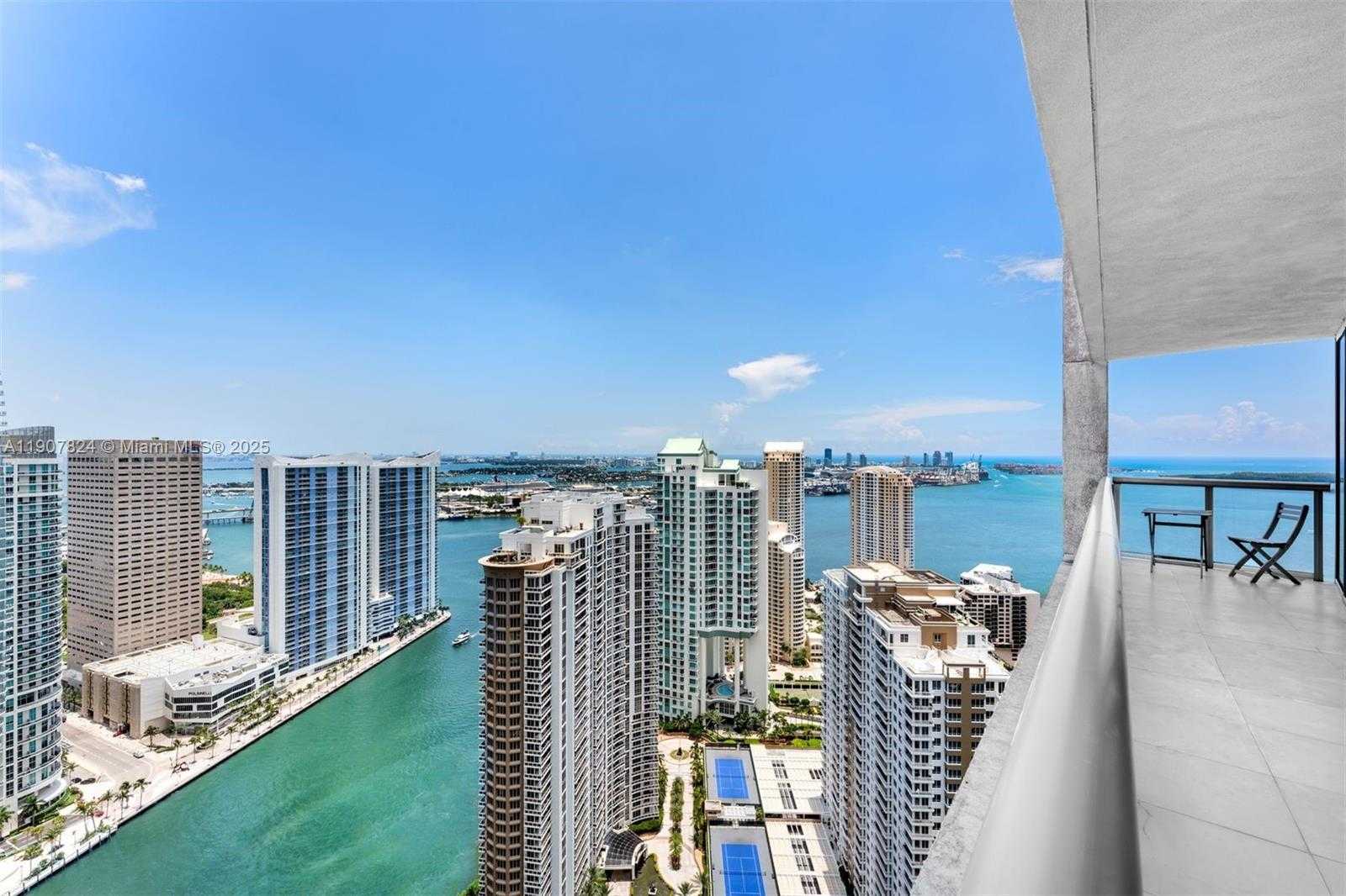 Small Image of 495 BRICKELL AVE #4502, Miami Number 12