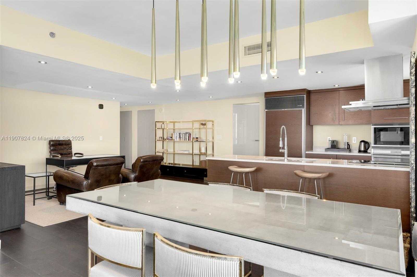 Small Image of 495 BRICKELL AVE #4502, Miami Number 4