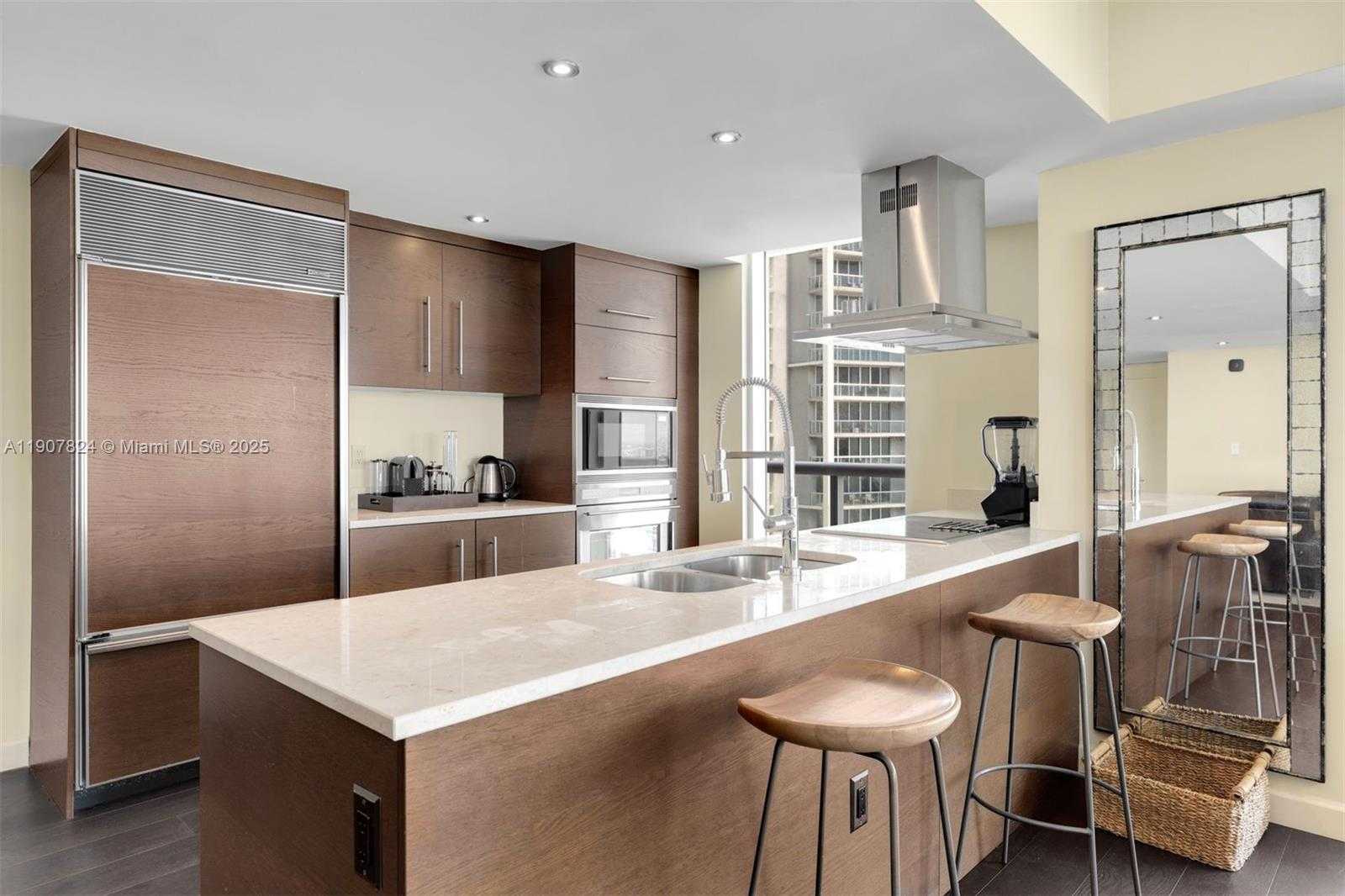 Small Image of 495 BRICKELL AVE #4502, Miami Number 7