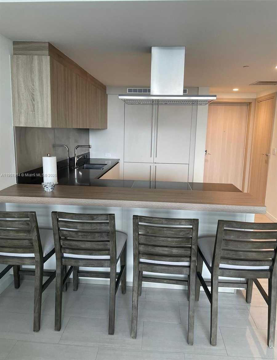 Small Image of 1000 BRICKELL PLZ #2404, Miami Number 21