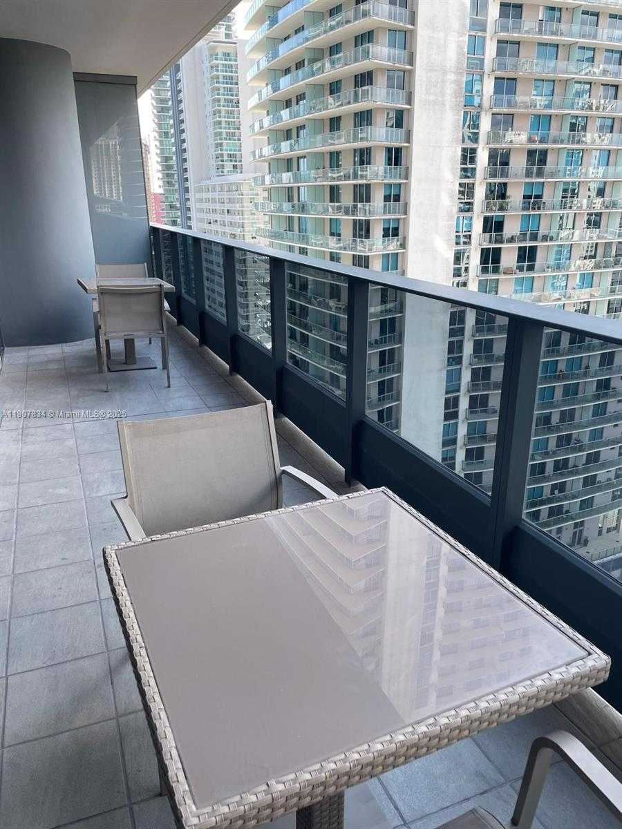 Small Image of 1000 BRICKELL PLZ #2404, Miami Number 4