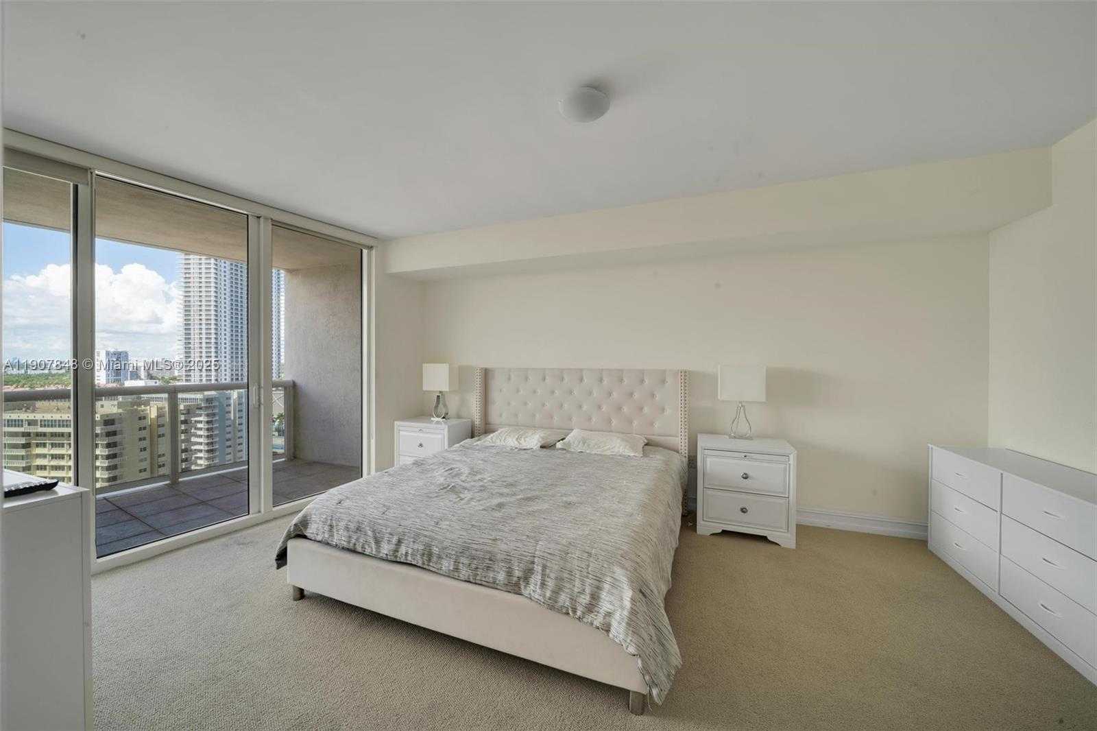 Small Image of 1850 SOUTH OCEAN DR #1609, Hallandale Beach Number 11