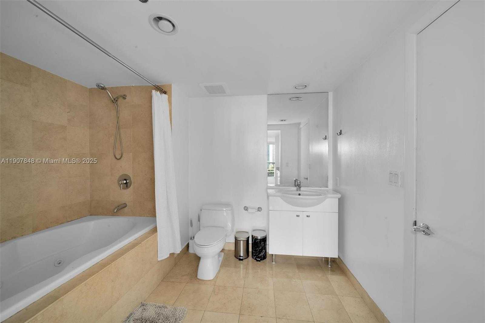 Small Image of 1850 SOUTH OCEAN DR #1609, Hallandale Beach Number 13