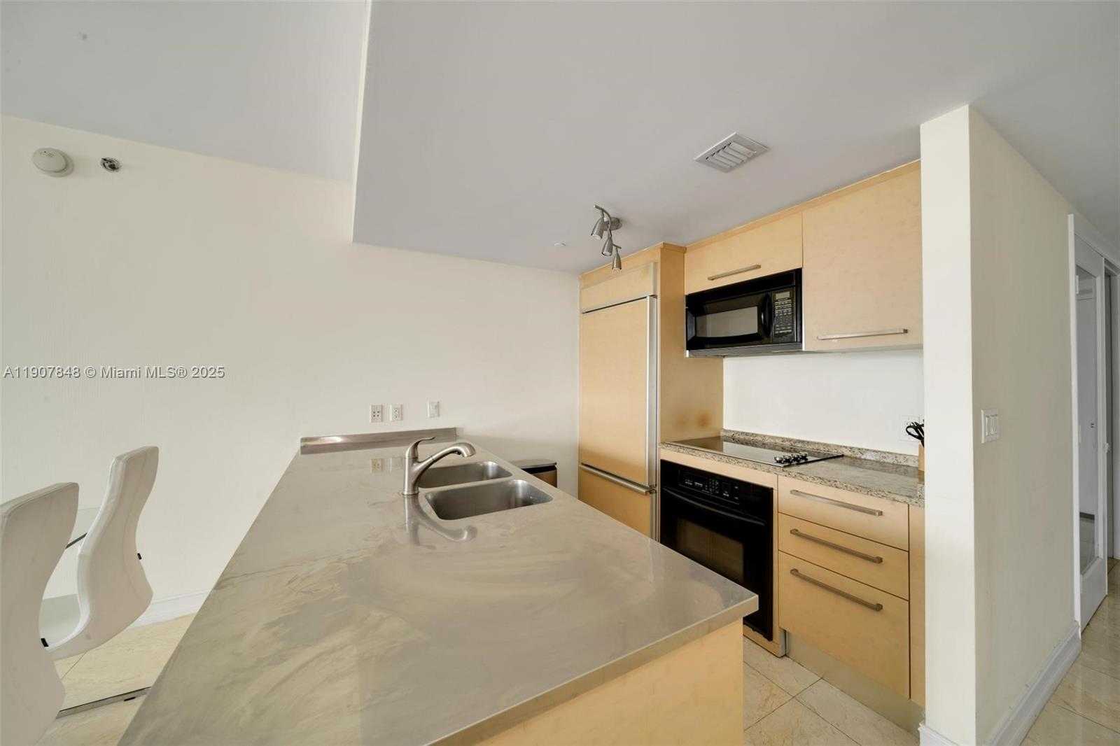 Small Image of 1850 SOUTH OCEAN DR #1609, Hallandale Beach Number 8