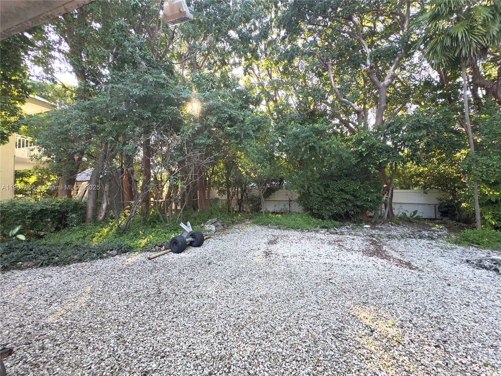 Small Image of 154 COCOA DR #-, Islamorada Number 14