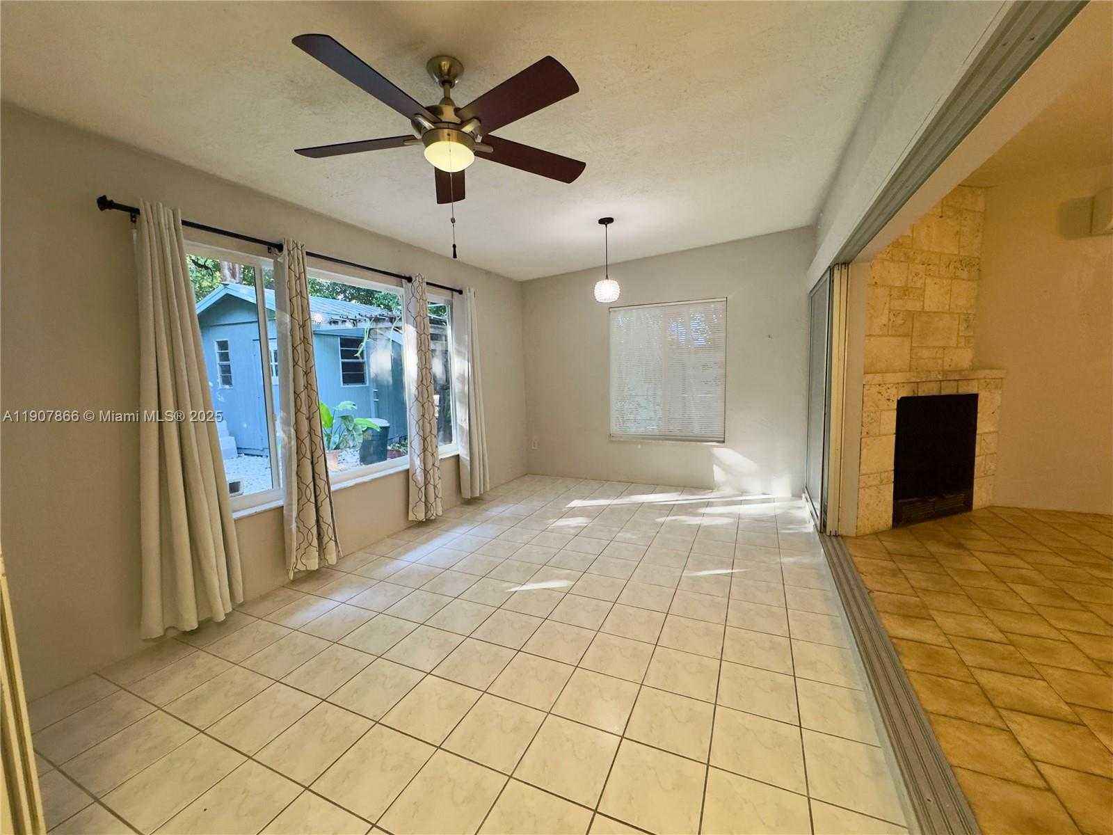 Small Image of 154 COCOA DR #-, Islamorada Number 5