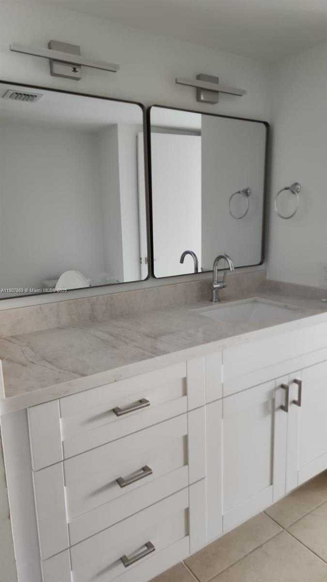 Small Image of 201 CRANDON BL #936, Key Biscayne Number 13