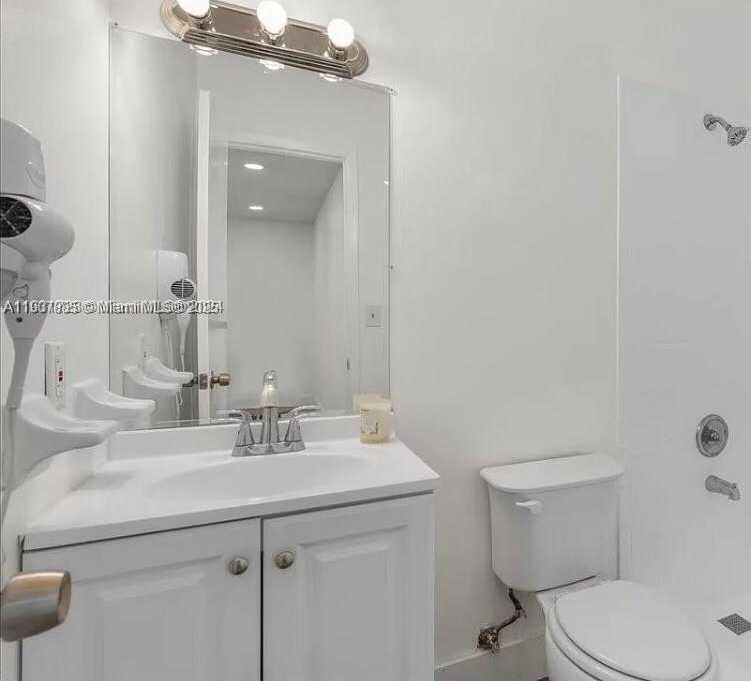 Small Image of 2512 SOUTH WEST 113TH CT #A, Miami Number 3