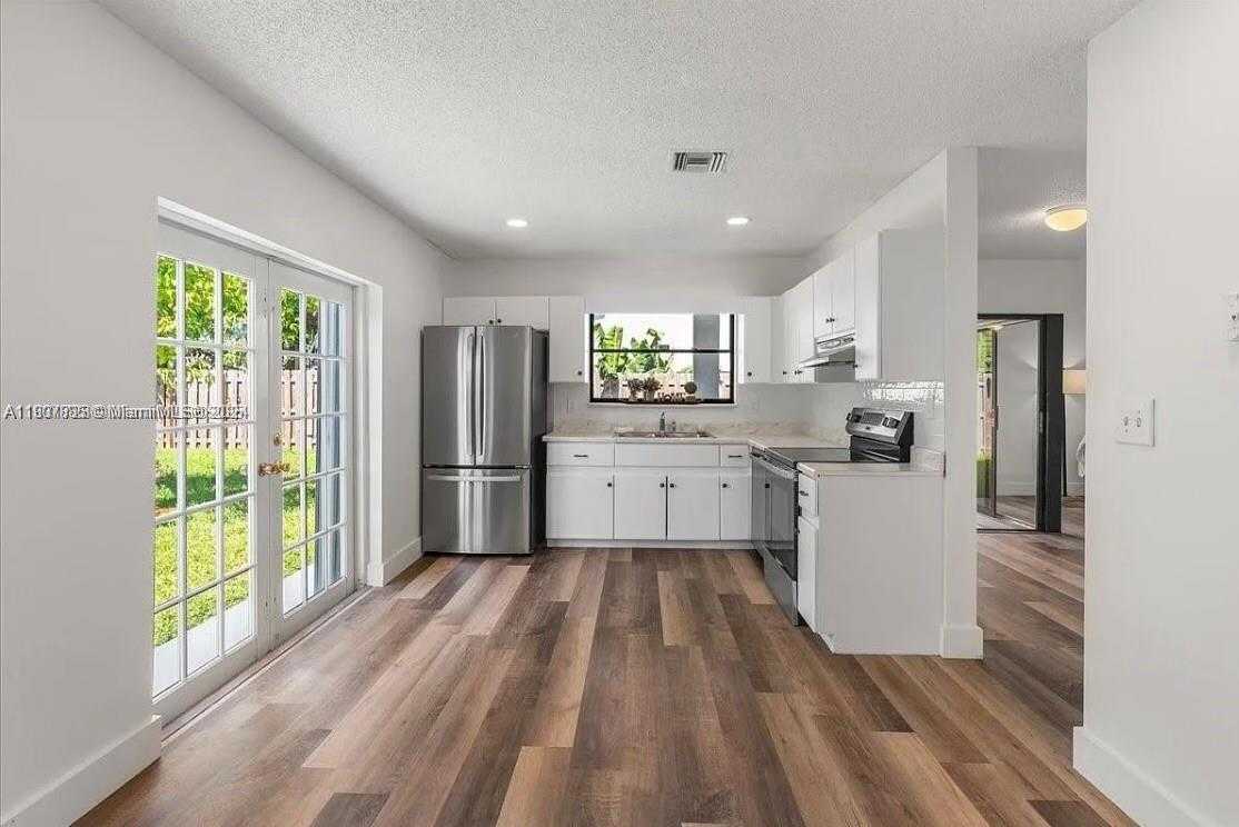 Small Image of 2512 SOUTH WEST 113TH CT #A, Miami Number 5