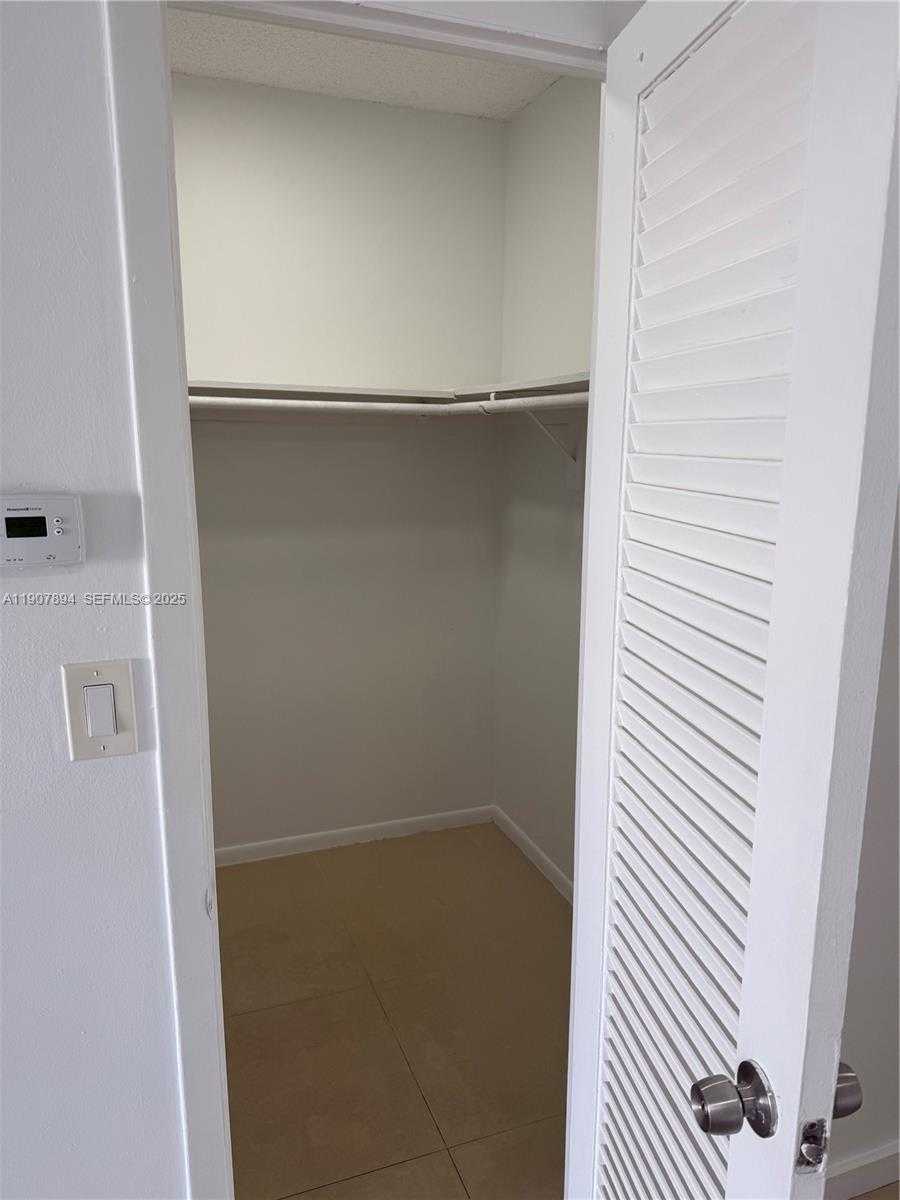 Small Image of 1455 NORTH TREASURE DR #3D, North Bay Village Number 10