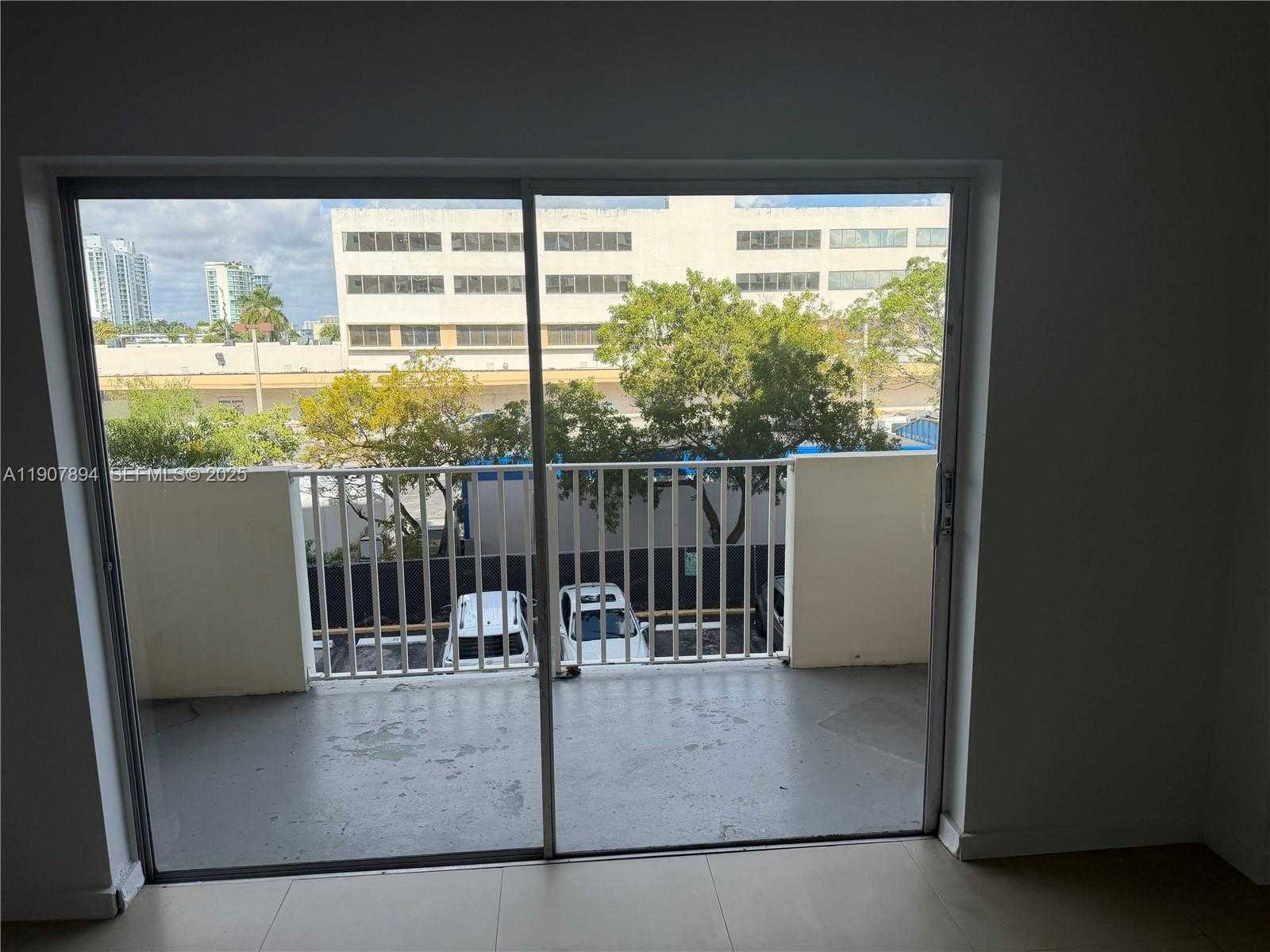 Small Image of 1455 NORTH TREASURE DR #3D, North Bay Village Number 12