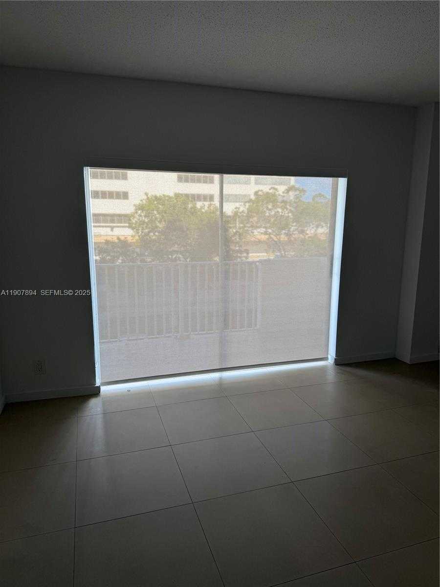 Small Image of 1455 NORTH TREASURE DR #3D, North Bay Village Number 15