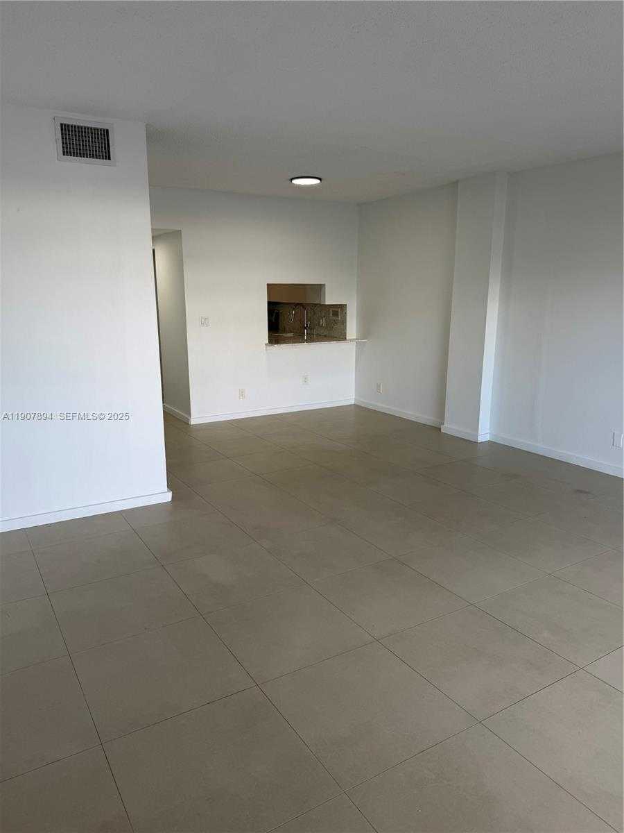 Small Image of 1455 NORTH TREASURE DR #3D, North Bay Village Number 8