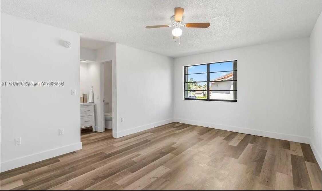 Small Image of 2512 SOUTH WEST 113TH CT #B, Miami Number 1