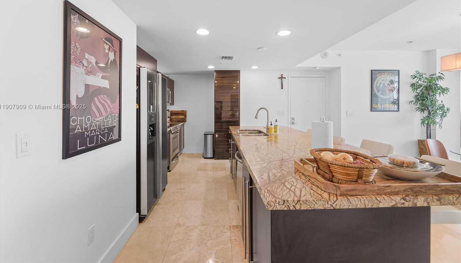 Small Image of 665 NORTH EAST 25TH ST #PHI-01, Miami Number 11