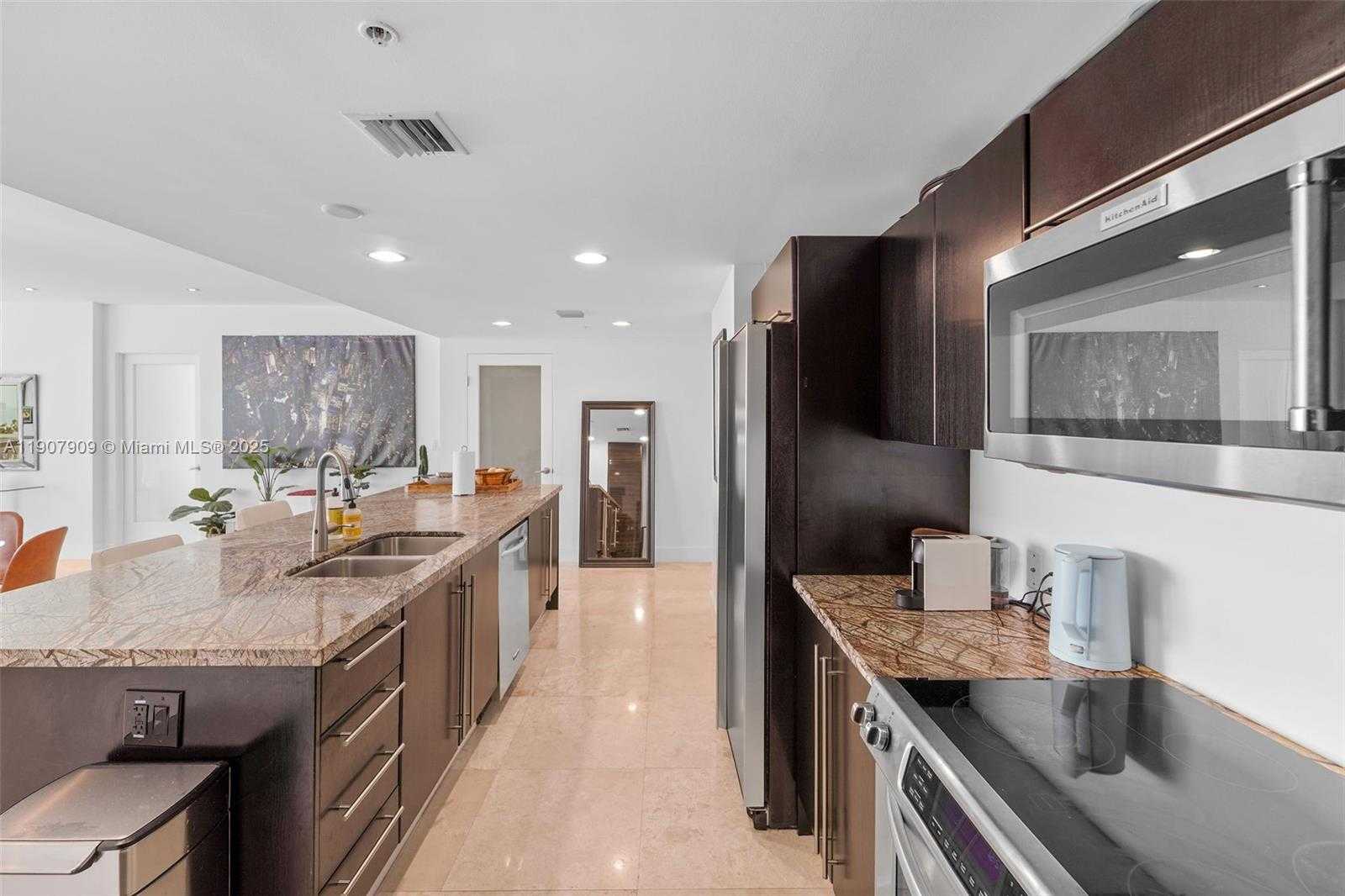 Small Image of 665 NORTH EAST 25TH ST #PHI-01, Miami Number 13