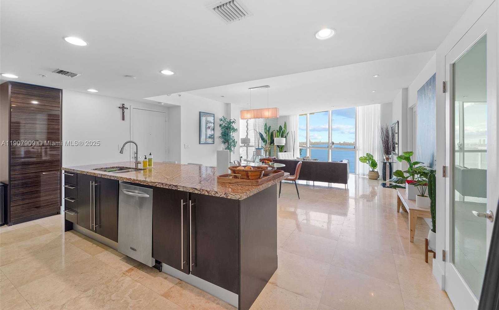 Small Image of 665 NORTH EAST 25TH ST #PHI-01, Miami Number 14