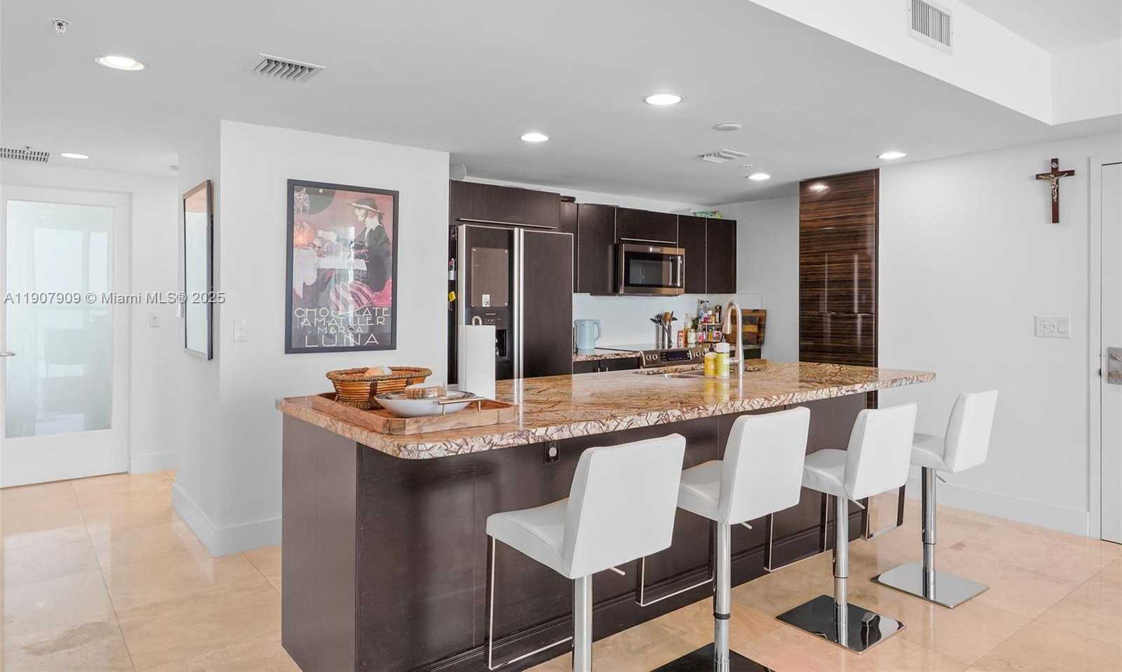 Small Image of 665 NORTH EAST 25TH ST #PHI-01, Miami Number 6