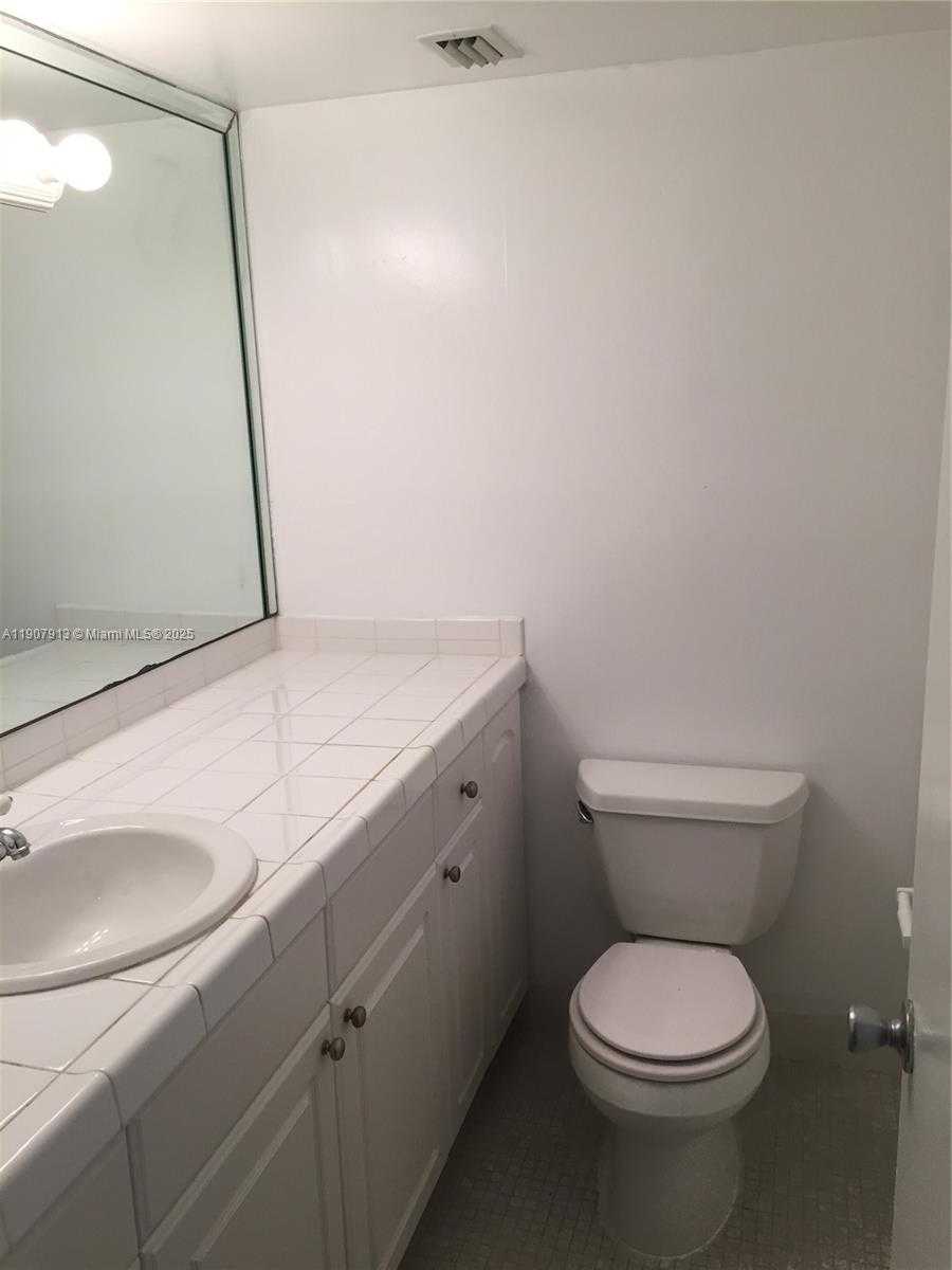 Small Image of 1000 MICHIGAN AVE #706, Miami Beach Number 10