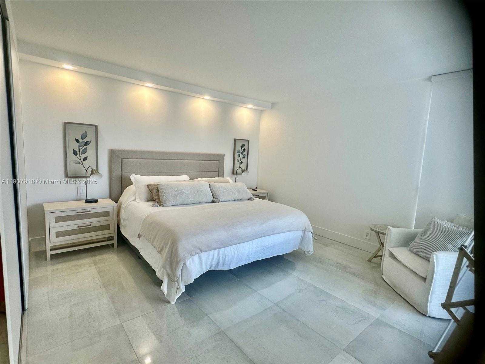 Small Image of 100 BAYVIEW DR #2005, Sunny Isles Beach Number 23