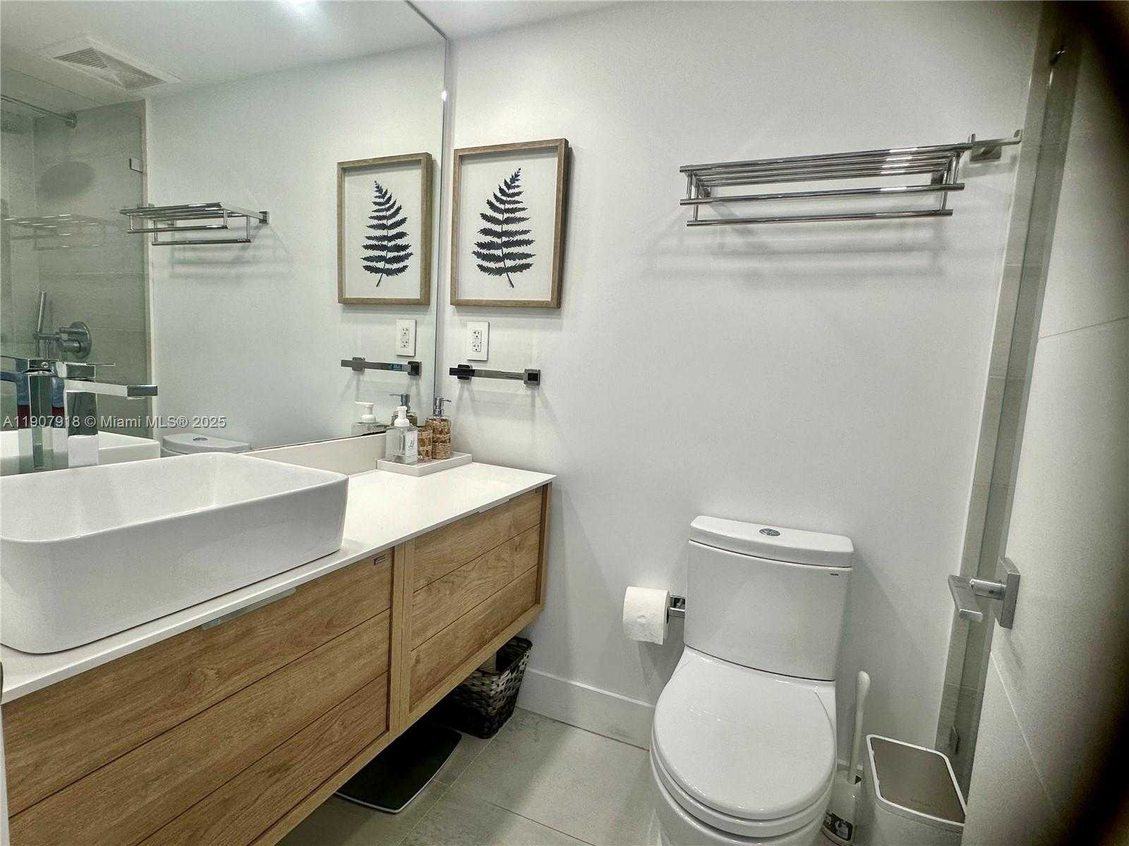 Small Image of 100 BAYVIEW DR #2005, Sunny Isles Beach Number 26