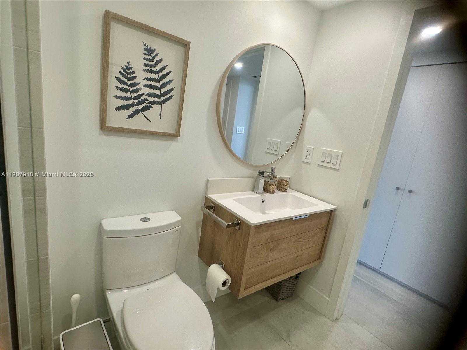 Small Image of 100 BAYVIEW DR #2005, Sunny Isles Beach Number 32