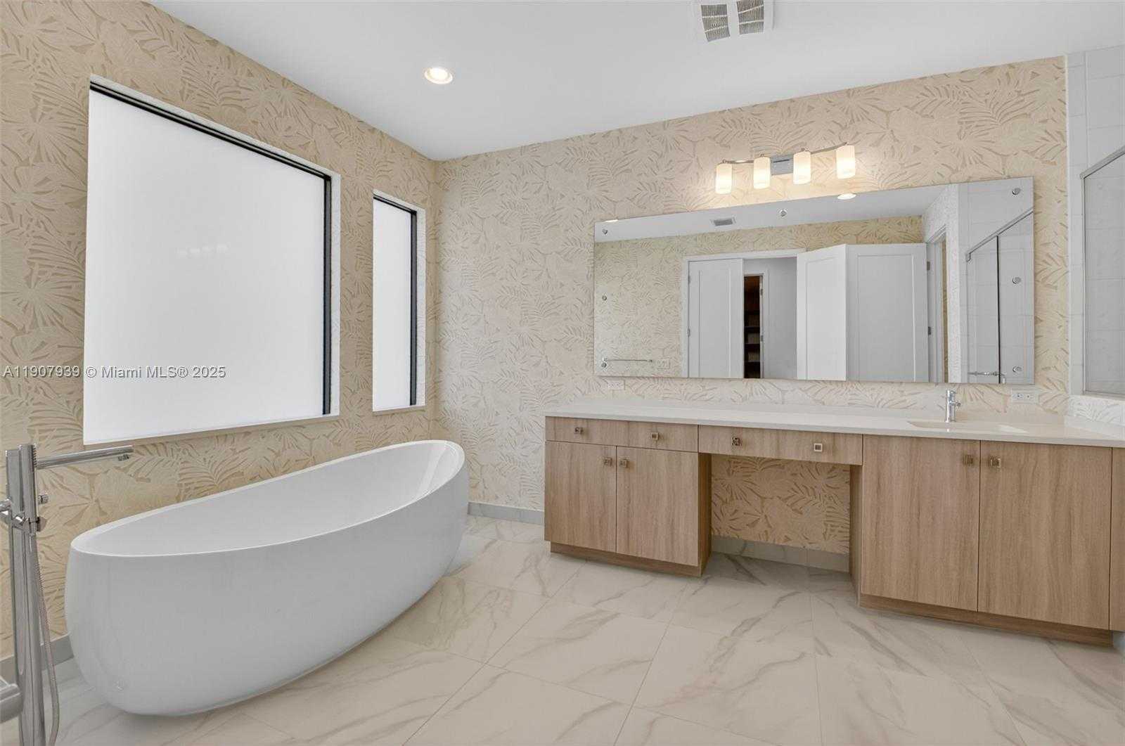 Small Image of 8356 ROYAL COUNTY DOWN RD #454, Boca Raton Number 32