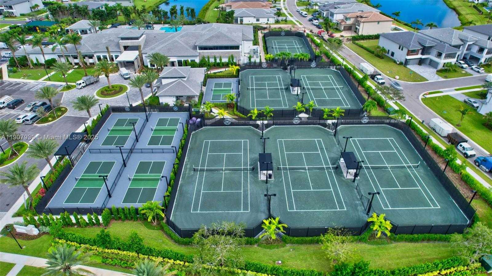 Small Image of 8356 ROYAL COUNTY DOWN RD #454, Boca Raton Number 44